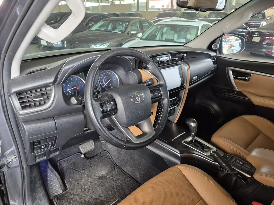 2023 Toyota Fortuner SR5 