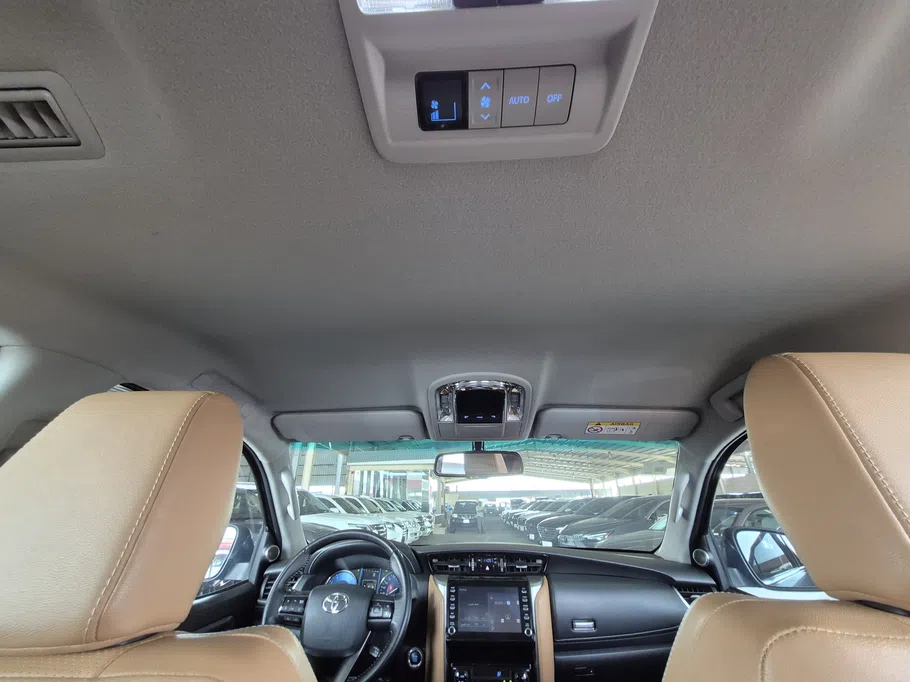 2023 Toyota Fortuner SR5 