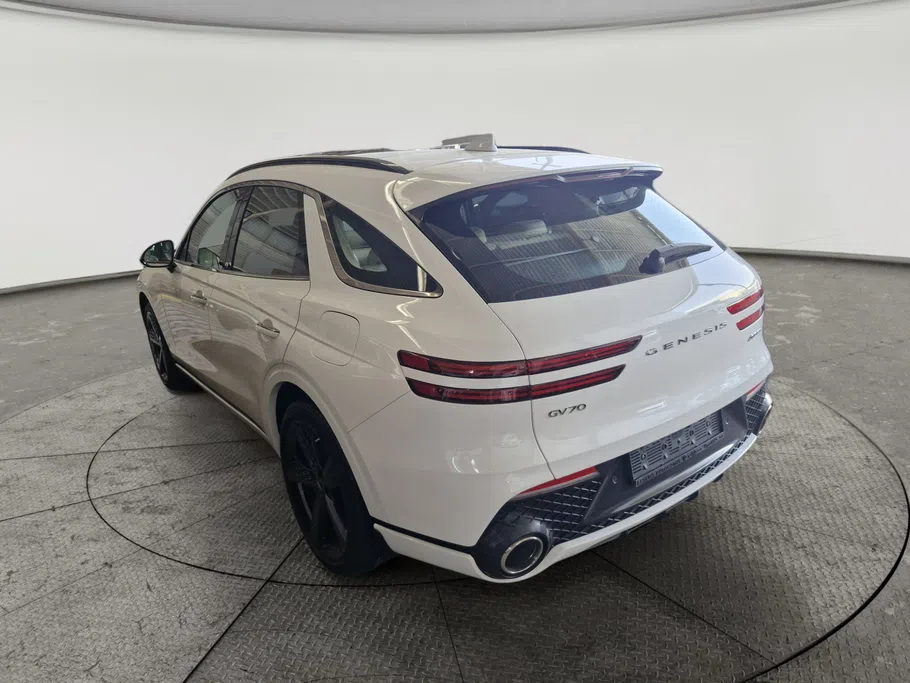 جينيسيس GV70 رويال سبورت 2022 