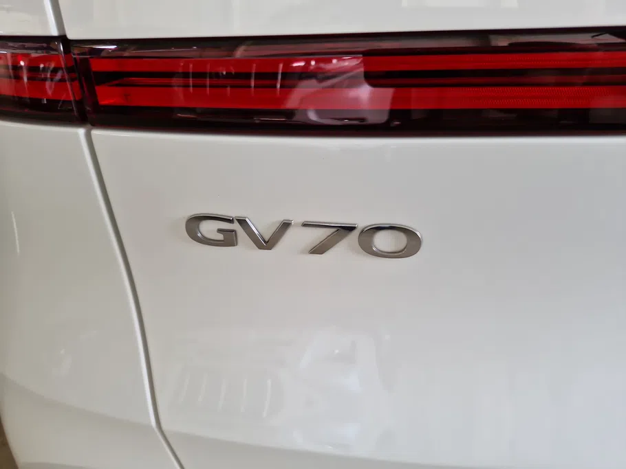 جينيسيس GV70 رويال سبورت 2022 