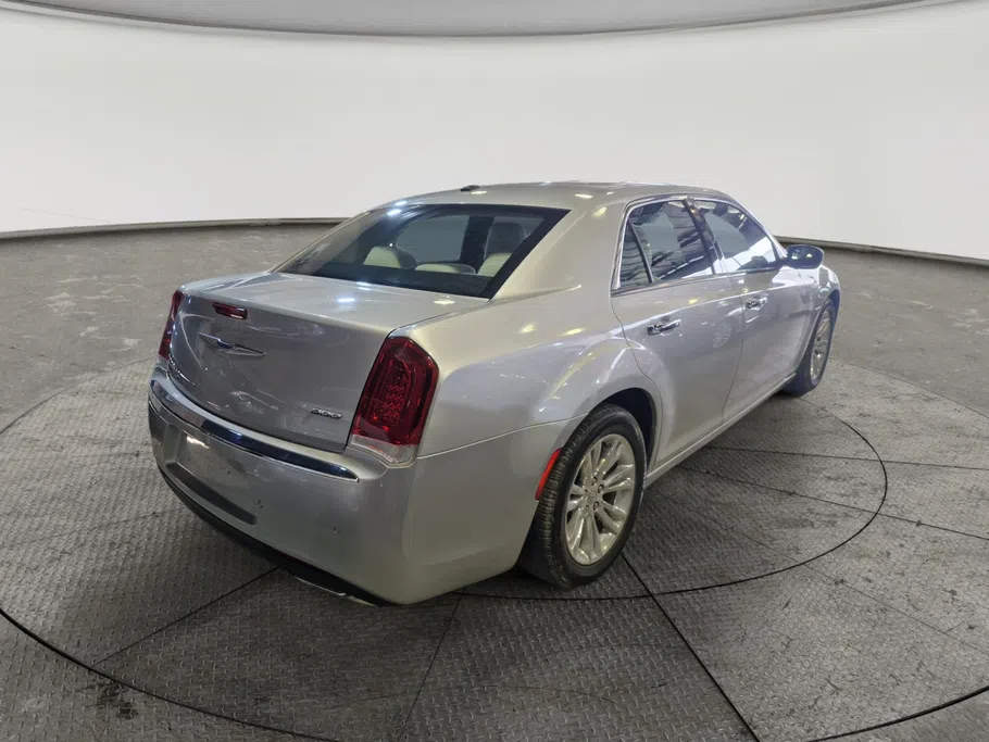 2021 Chrysler 300 C 
