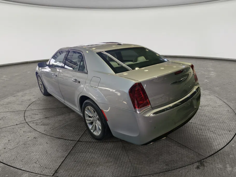 2021 Chrysler 300 C 