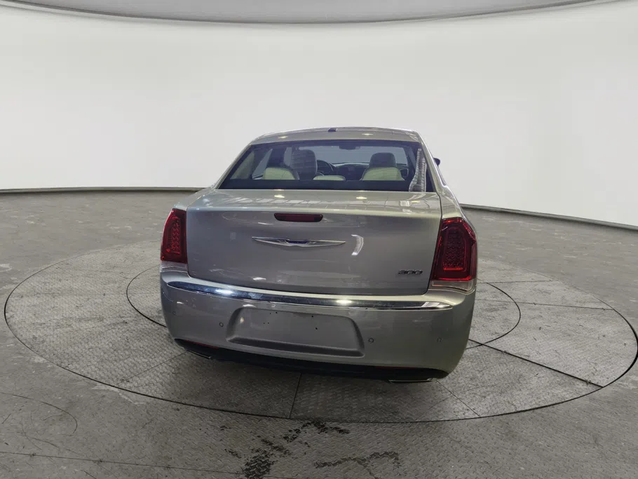 2021 Chrysler 300 C 