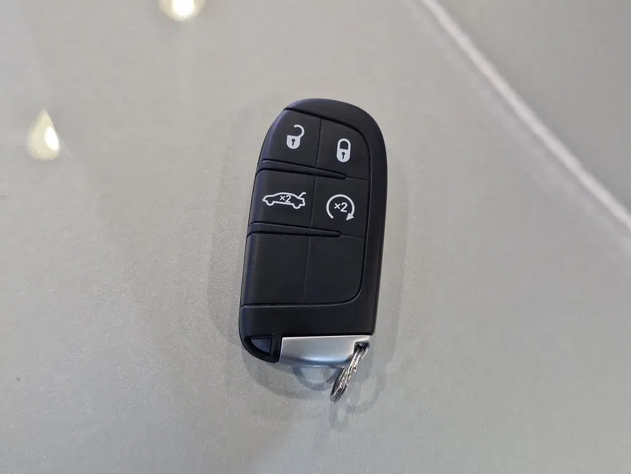 2021 Chrysler 300 C 