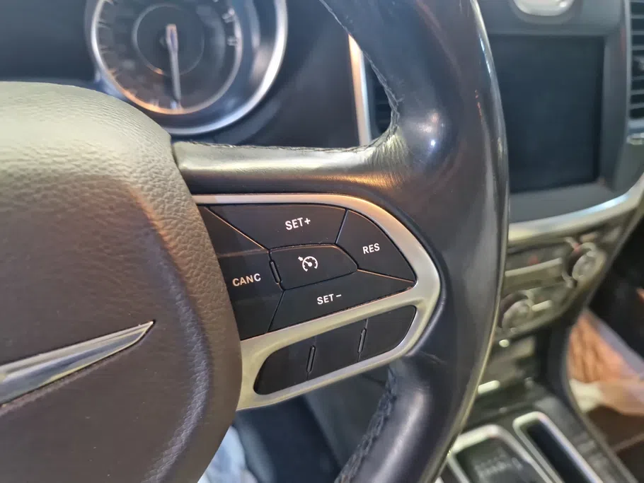 2021 Chrysler 300 C 