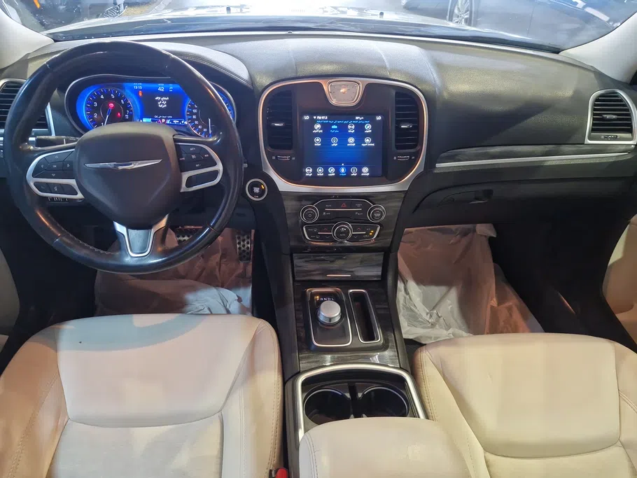 2021 Chrysler 300 C 