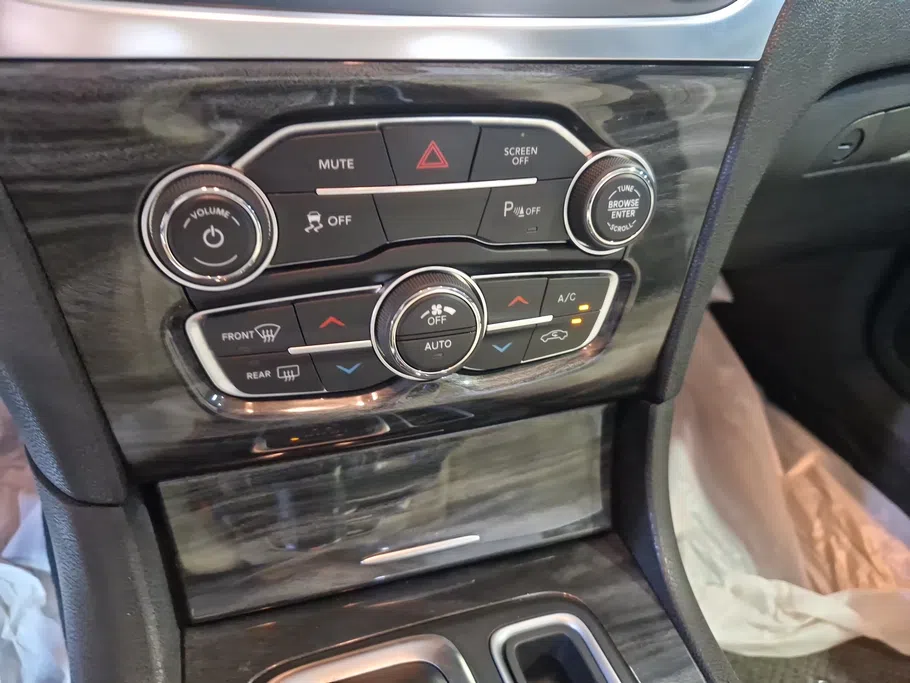 2021 Chrysler 300 C 