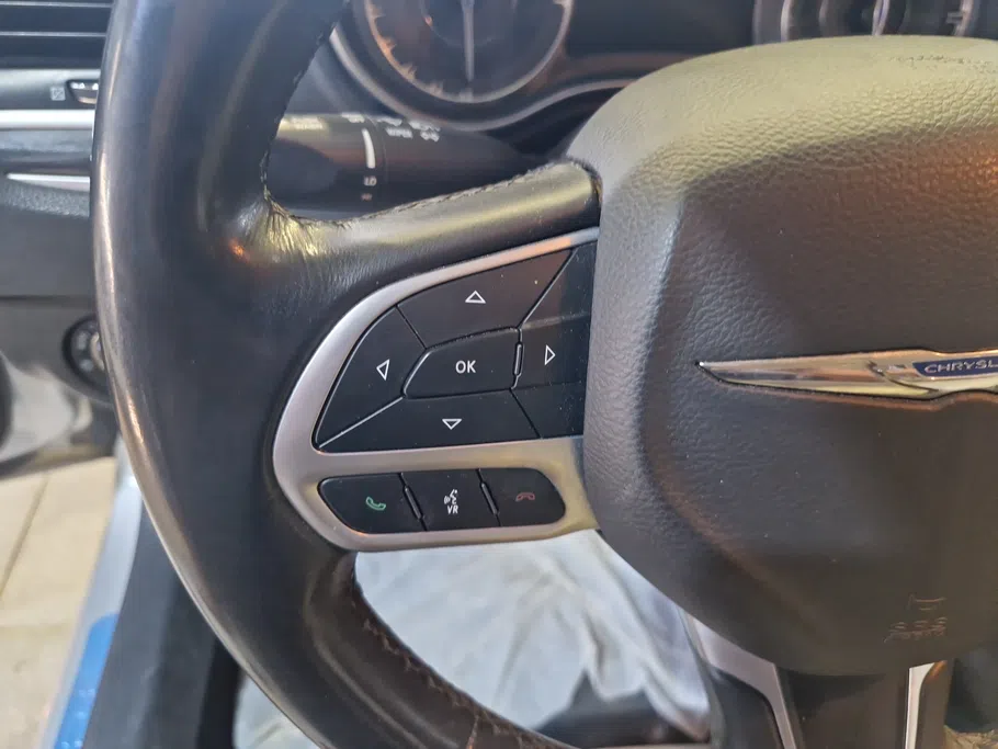 2021 Chrysler 300 C 