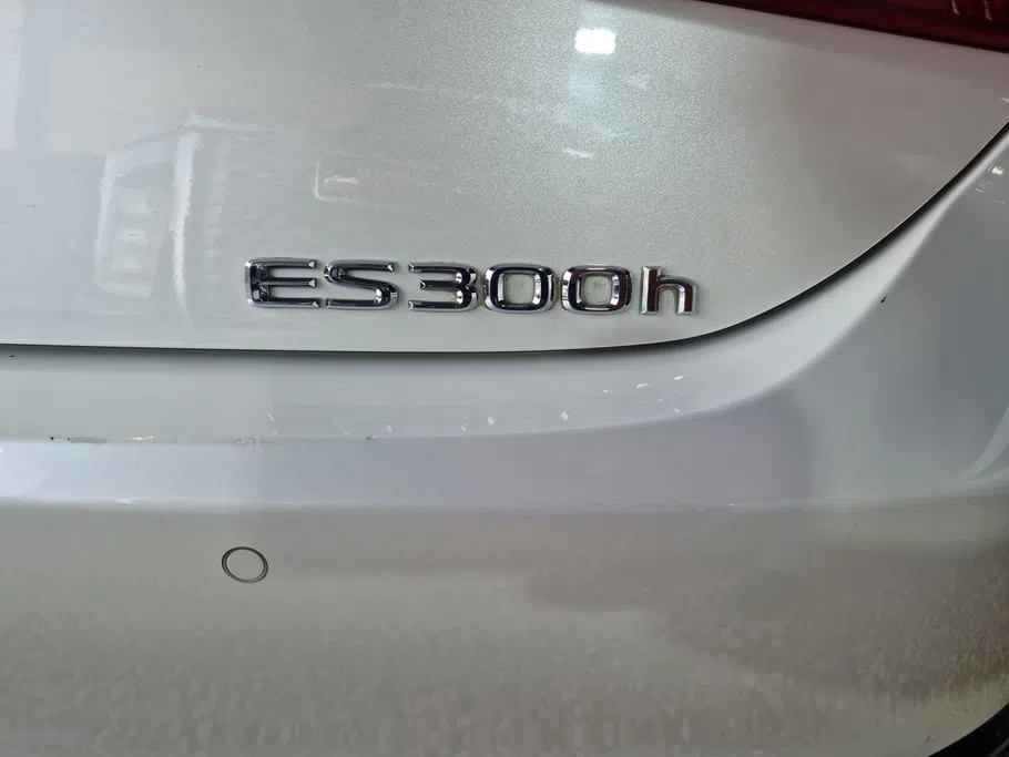 لكزس ES 300 H 2023 