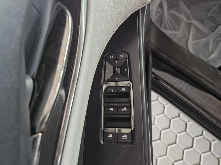 2025 Ford Taurus Trend 