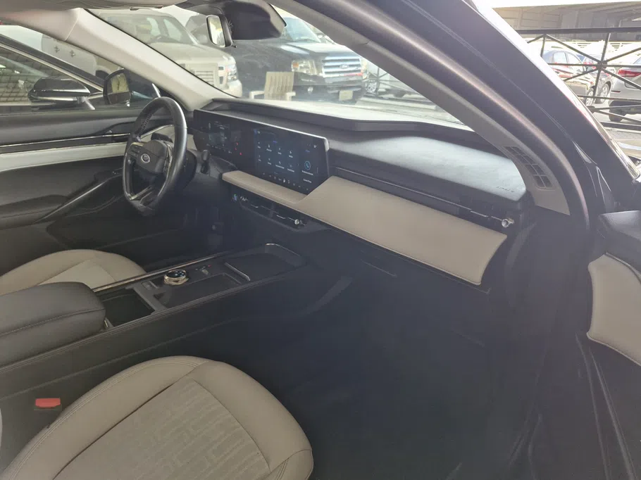 2025 Ford Taurus Trend 