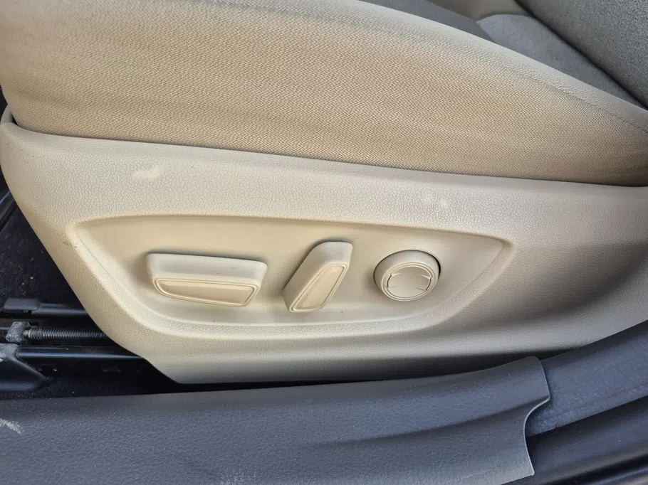 2024 Toyota Camry  GLE HEV  
