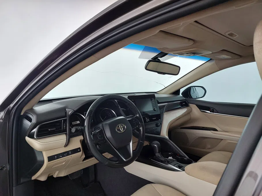 2021 Toyota Camry  GLE 
