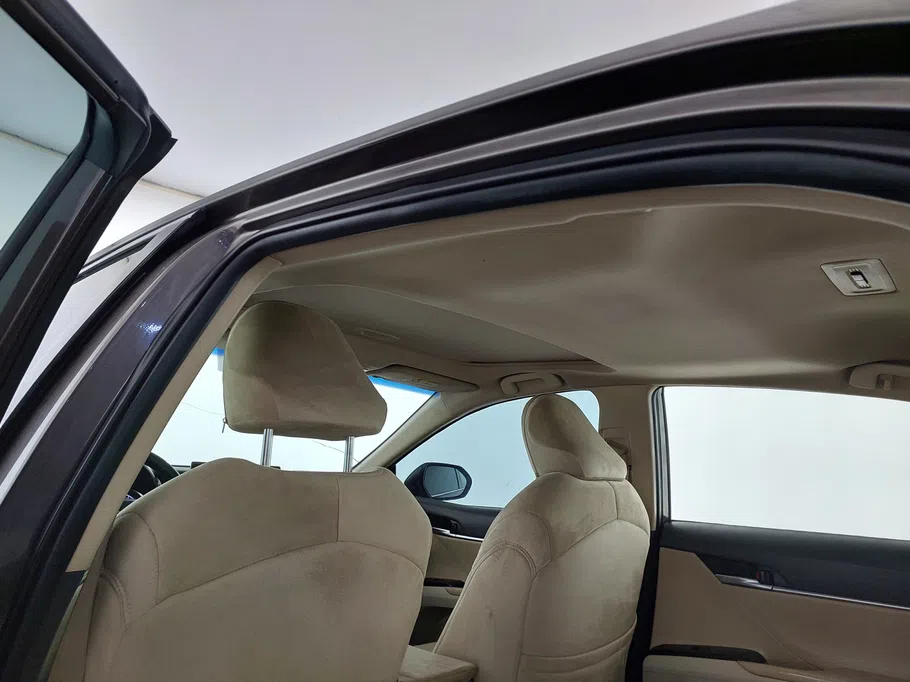2021 Toyota Camry  GLE 