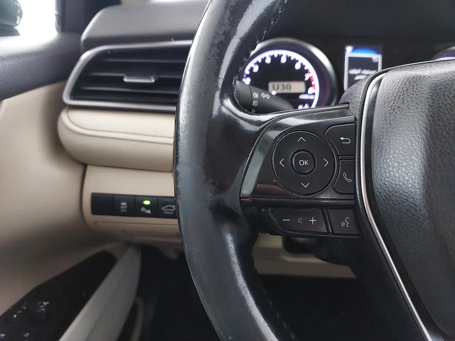 2021 Toyota Camry  GLE 