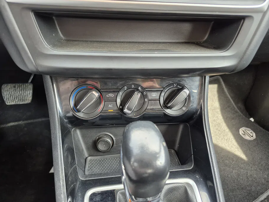 2023 MG 5 STD 