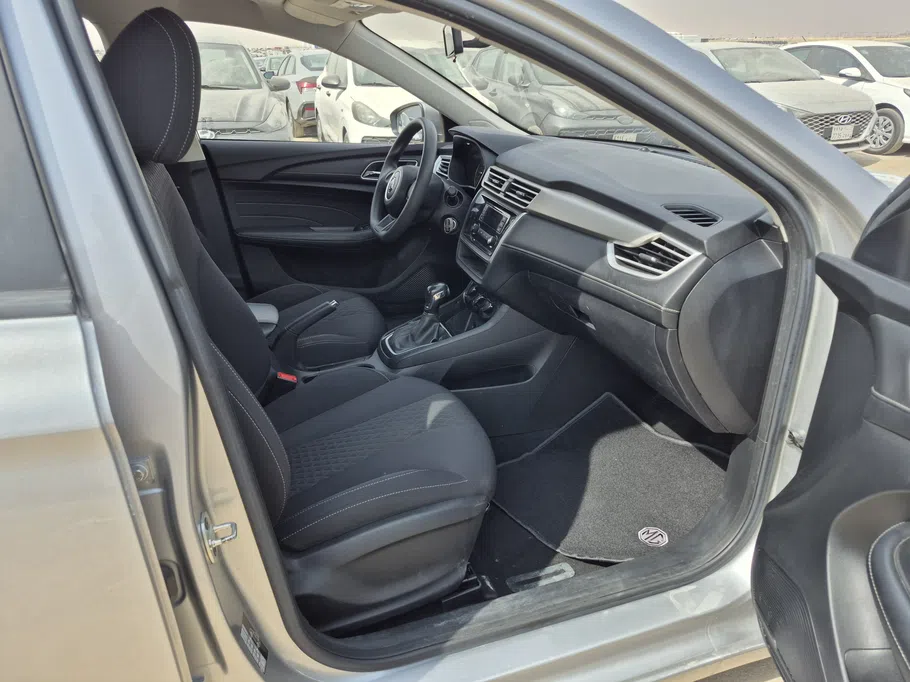 2023 MG 5 STD 