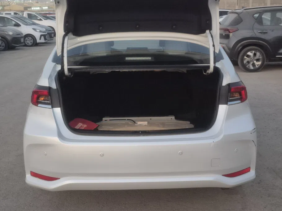 تويوتا كورولا XLI Executive Moonroof 2025 