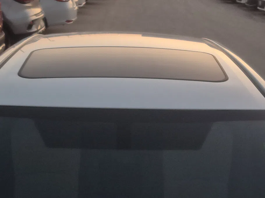 تويوتا كورولا XLI Executive Moonroof 2025 