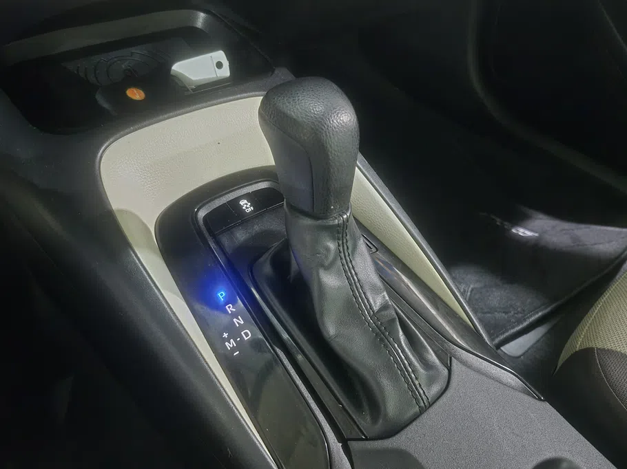 تويوتا كورولا XLI Executive Moonroof 2025 