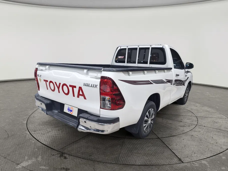 2025 Toyota Hilux GLX 