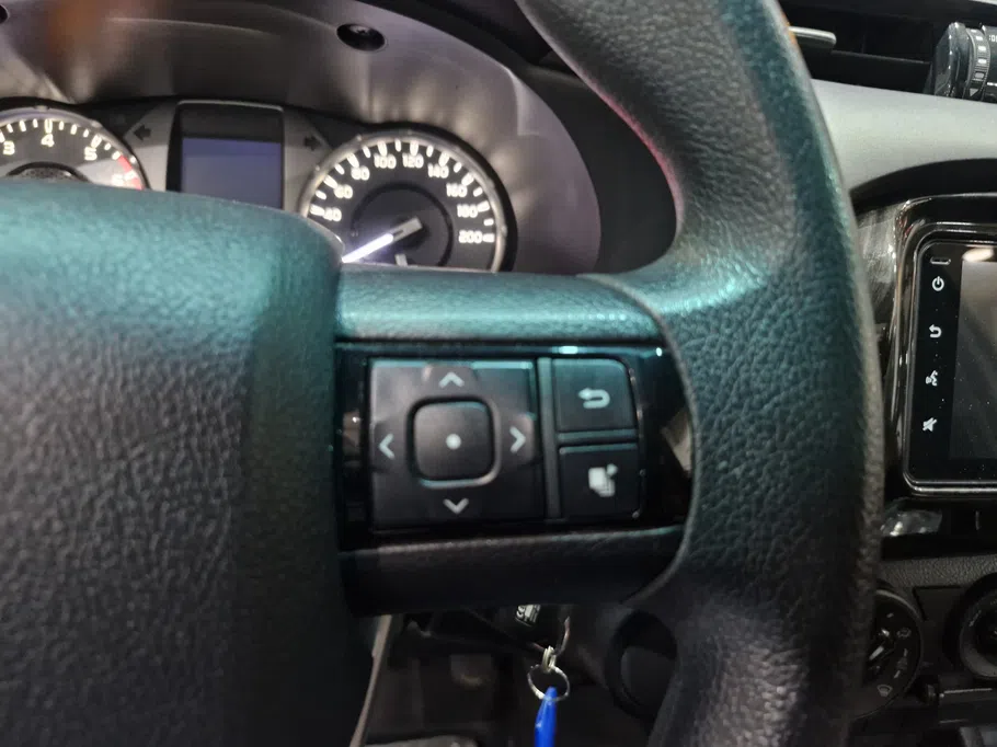 2025 Toyota Hilux GLX 