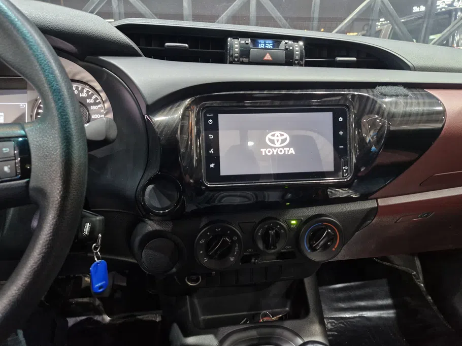 2025 Toyota Hilux GLX 