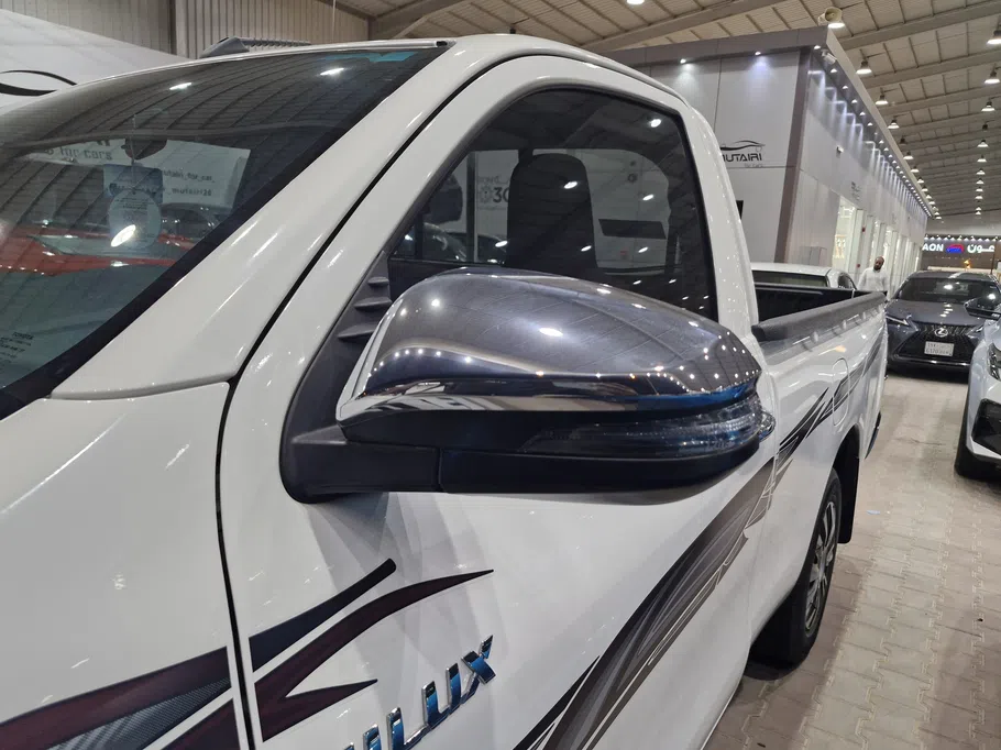 2025 Toyota Hilux GLX 