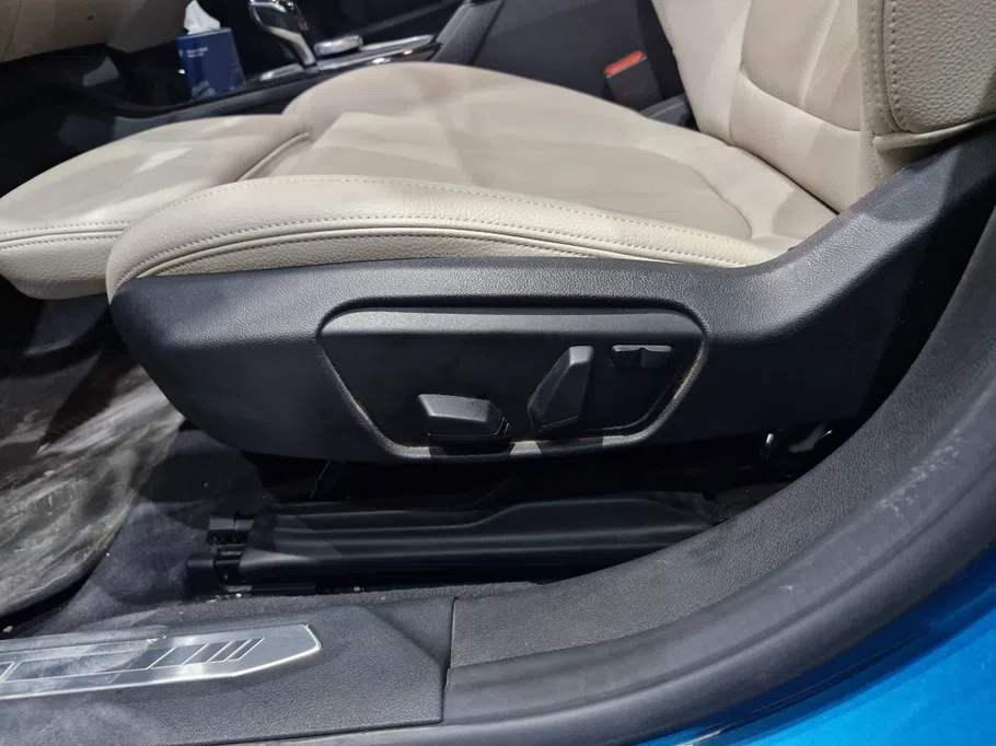 بي ام دبليو الفئة الثانية 218i 2020 