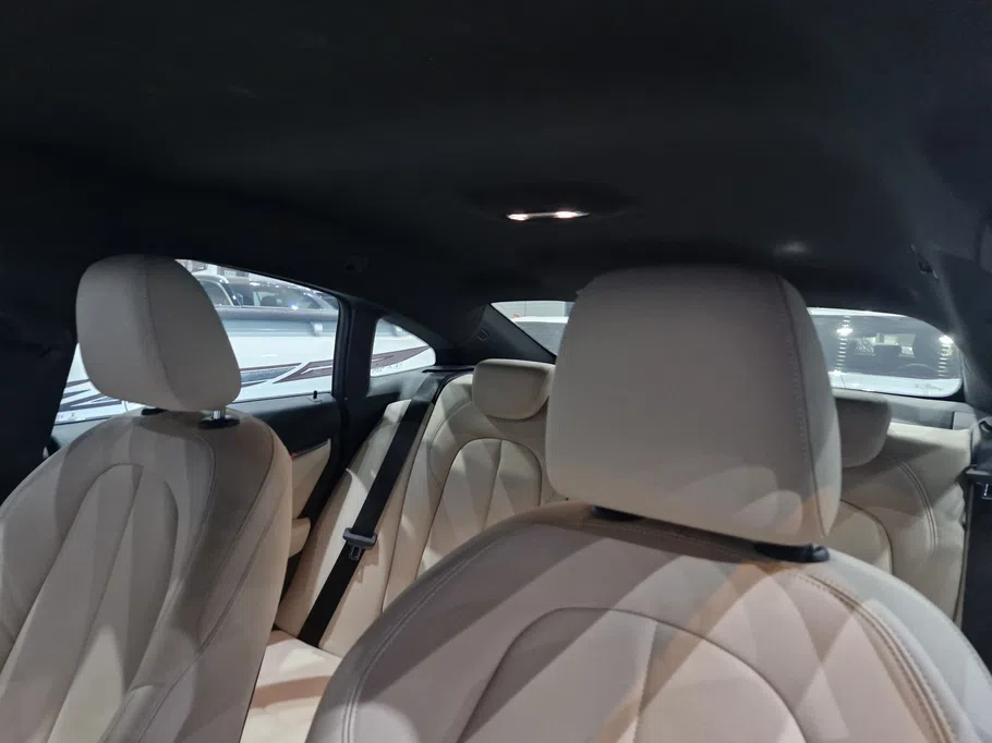 بي ام دبليو الفئة الثانية 218i 2020 