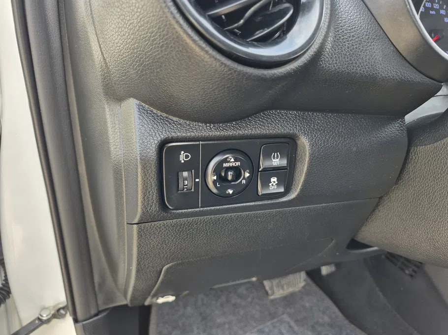 2025 Kia Pegas LX 