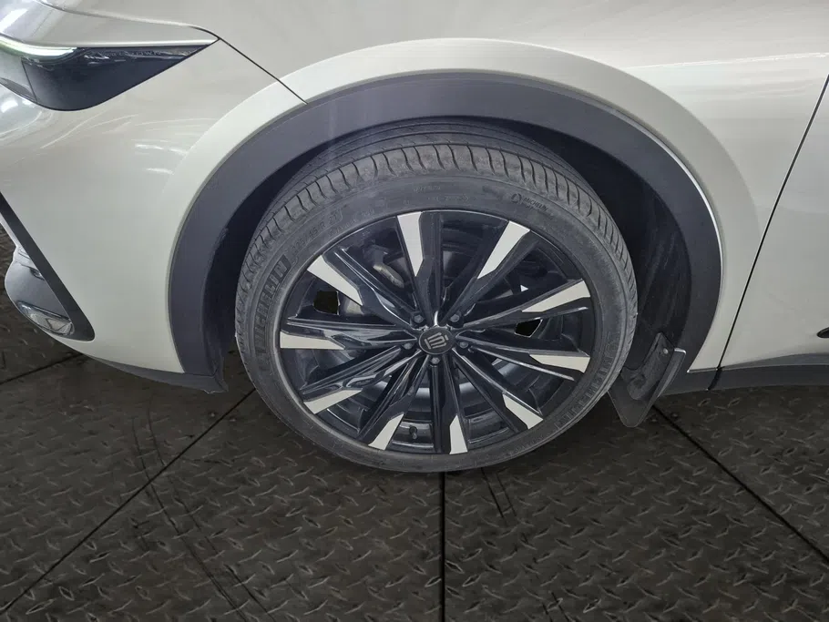 2023 Toyota Crown Majesta 