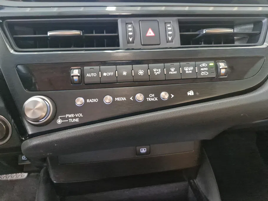 2024 Lexus ES 300 H 