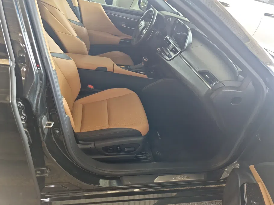 2024 Lexus ES 300 H 