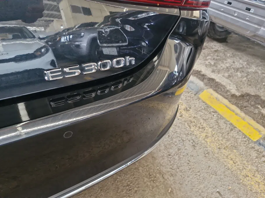 2024 Lexus ES 300 H 