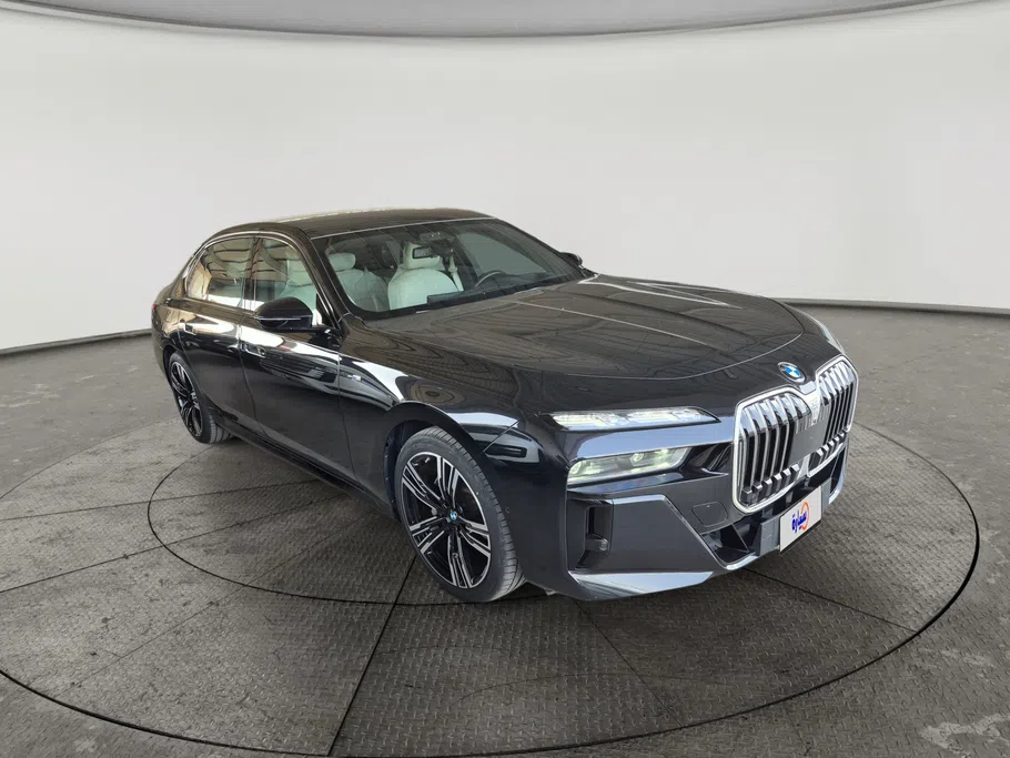 2024 BMW 7 Series 735i 