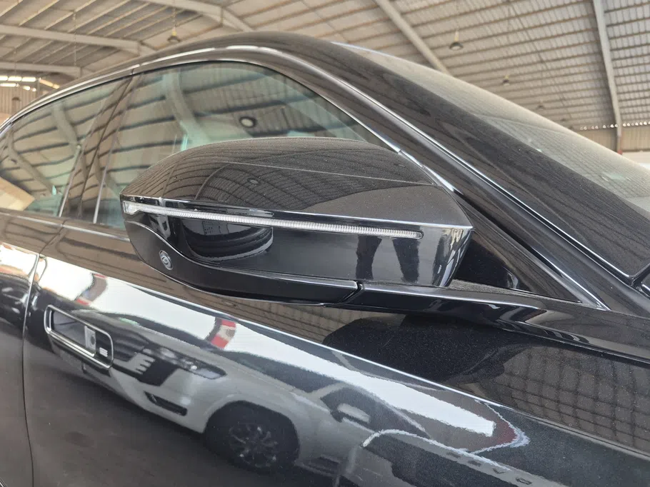 2024 BMW 7 Series 735i 