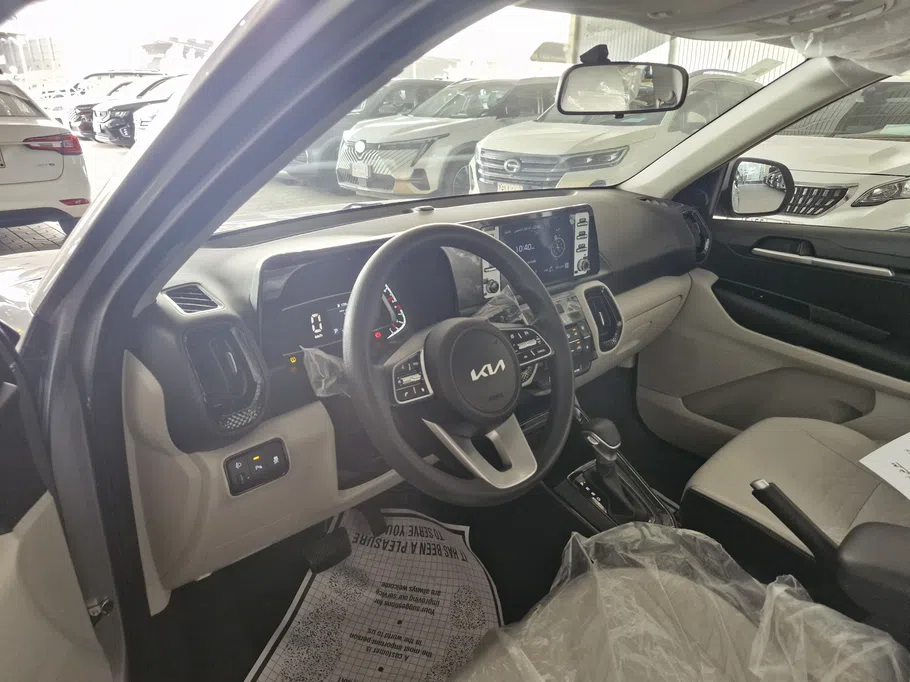 2024 Kia SONET EX 