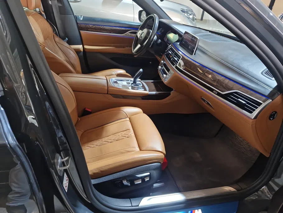 بي ام دبليو الفئة السابعة 730Li 2021 