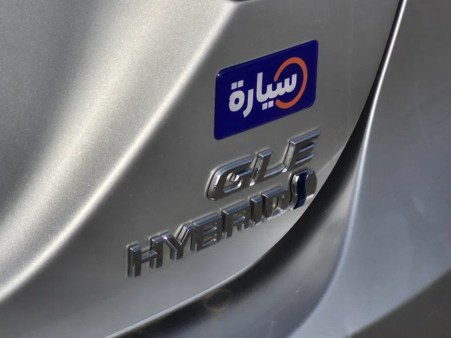 تويوتا كامري GLE HEV  2024 