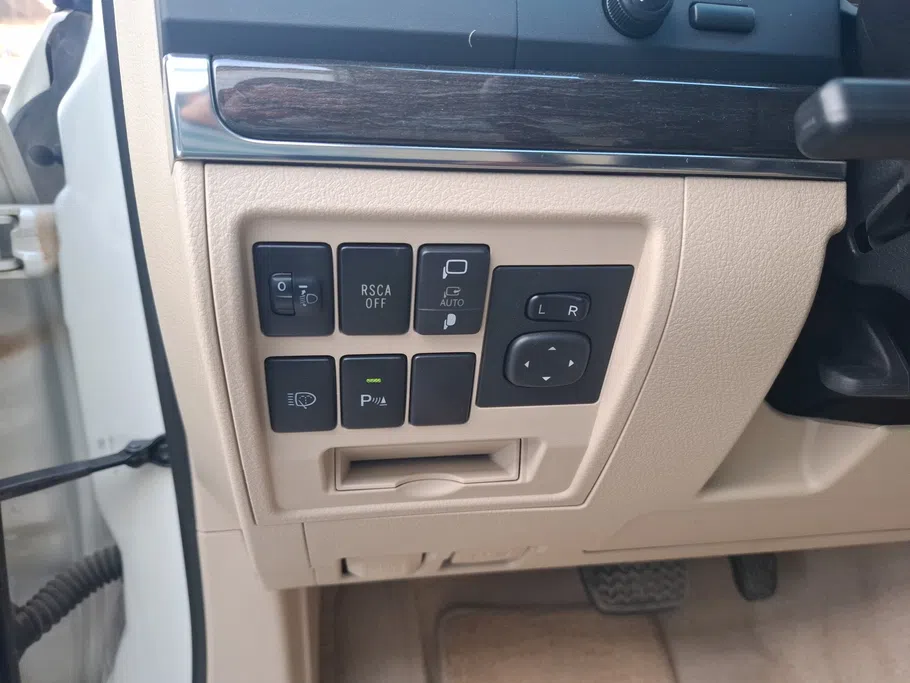 2020 Toyota Land Cruiser GXR Grand Touring 