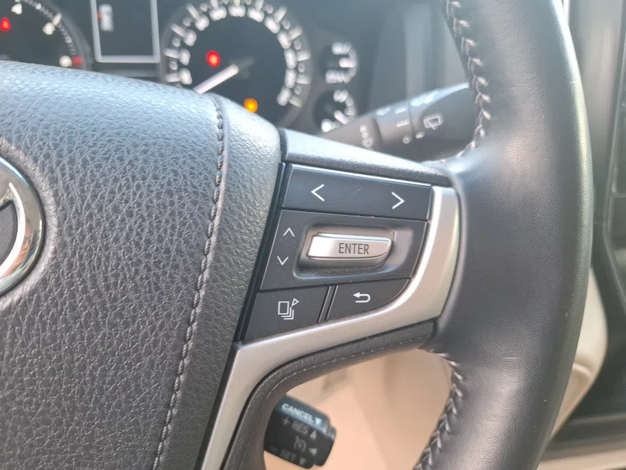 2020 Toyota Land Cruiser GXR Grand Touring 