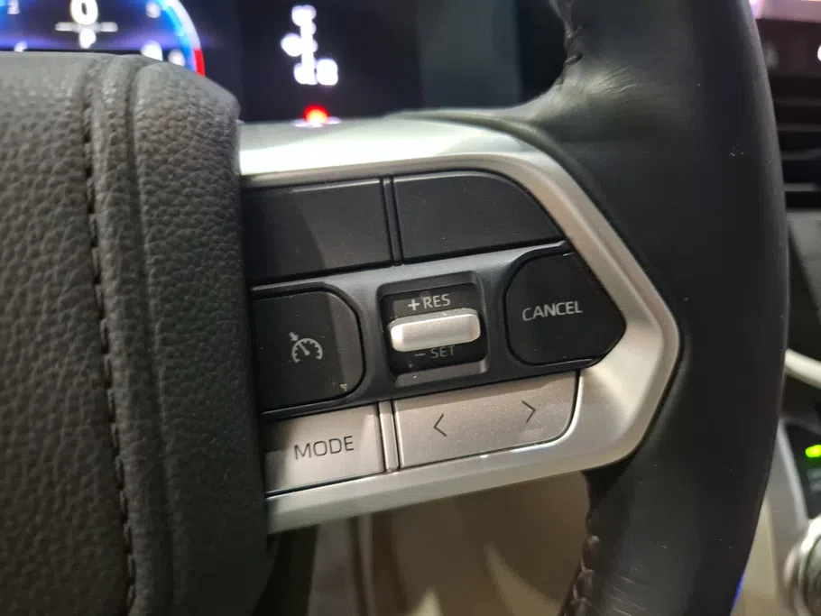 تويوتا لاندكروزر GXR2 2026 