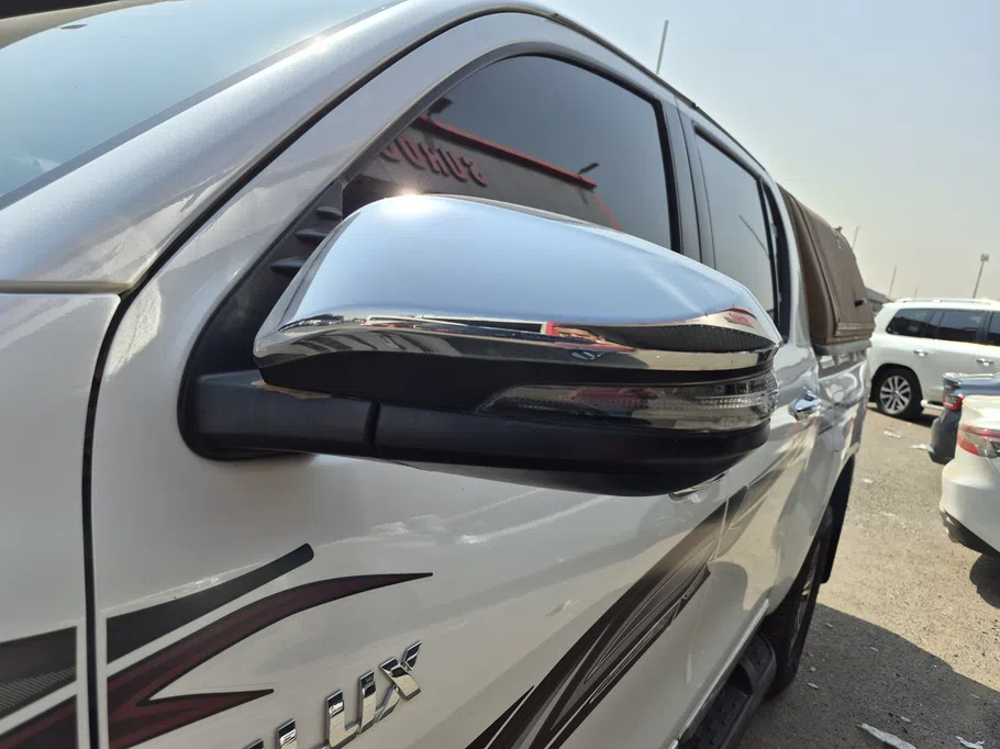 تويوتا هايلكس SR5 2025 