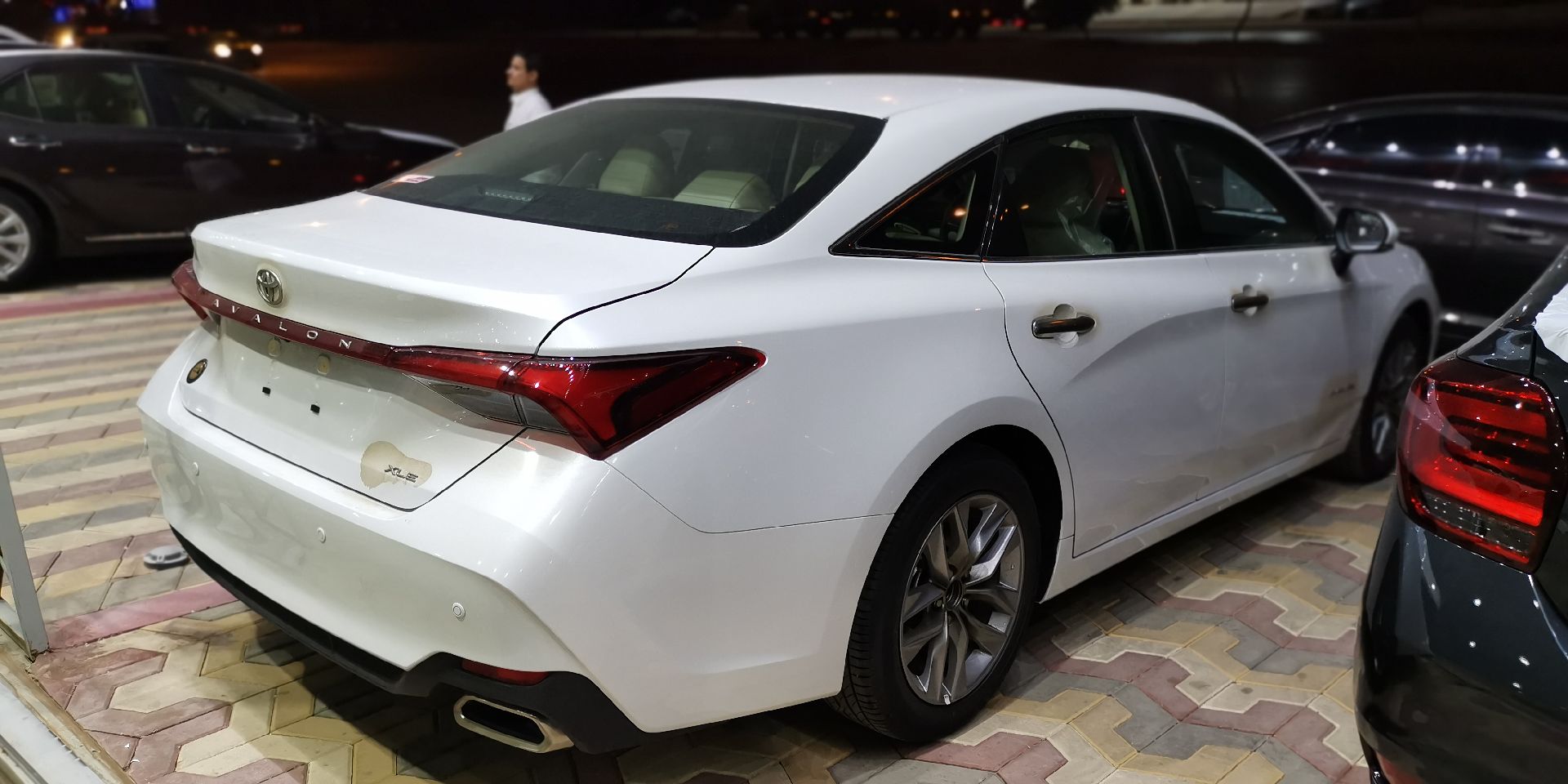 صور و فئات و اسعار افالون 2013 Toyota Avalon المرسال